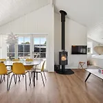 Ferienhaus Cozy In With Wifi
